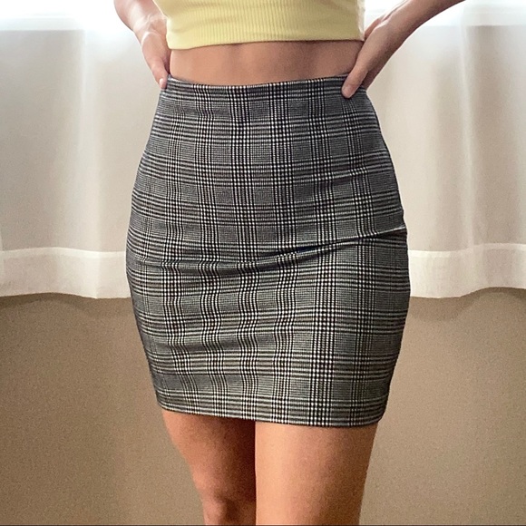 Dynamite Dresses & Skirts - PLAID PATTERN DYNAMITE HIGH-WAISTED MINI SKIRT💛
